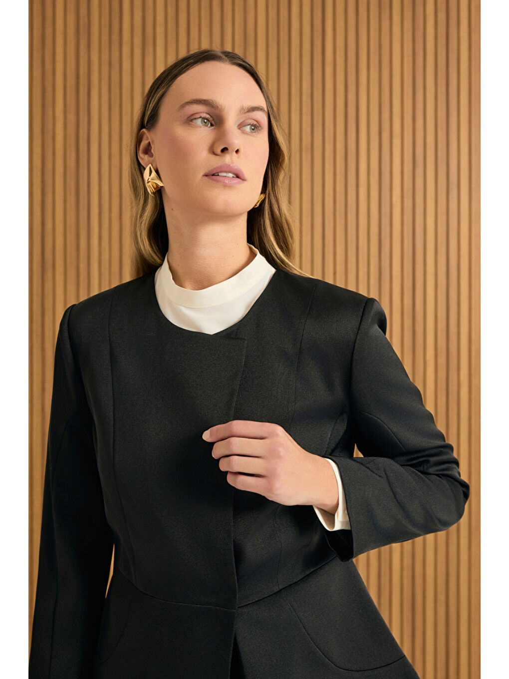 Siyah Kup Detaylı Ceket-4