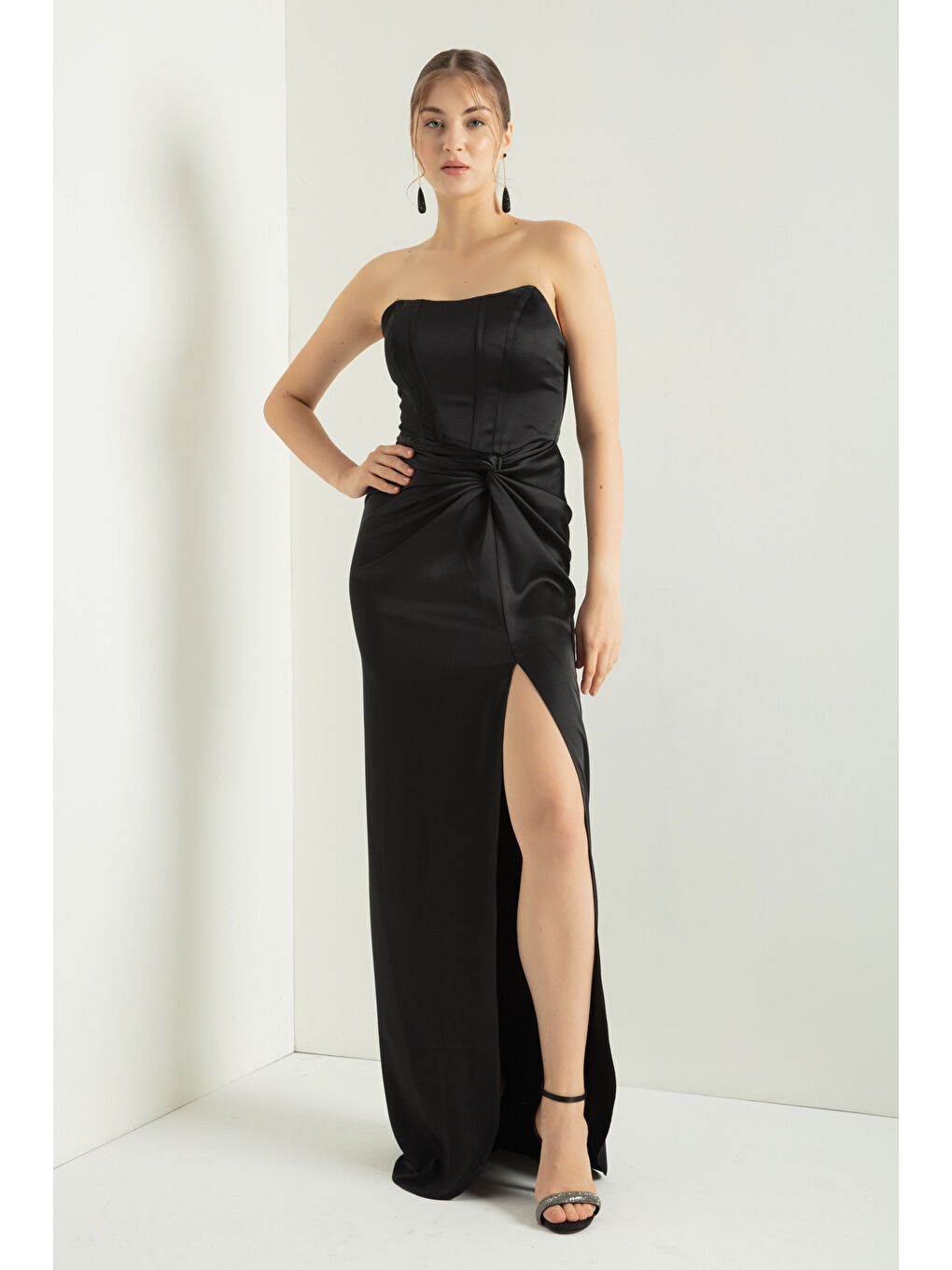 Kadın Siyah Kruvaze Astarlı Dokuma Korse Detaylı Saten Uzun Abiye Elbise-2