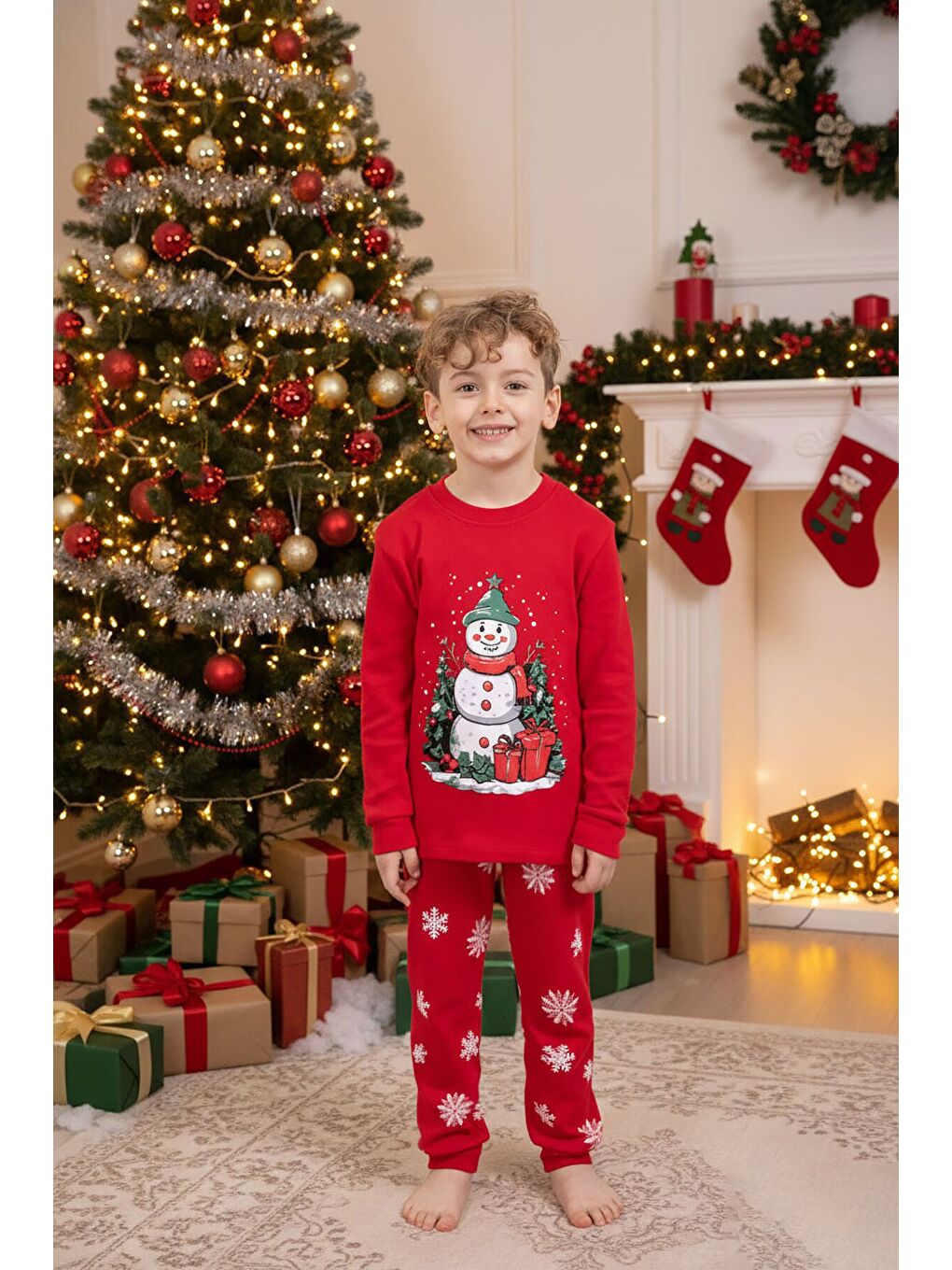 Kırmızı Yılbaşı Temalı Uzun Kol Çocuk Pijama Takımı 23397-2