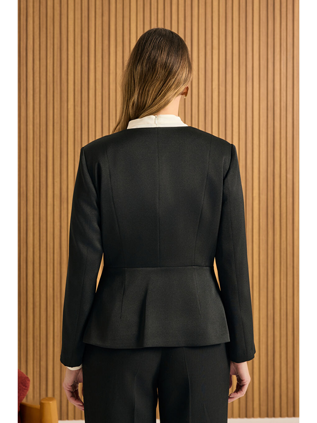 Siyah Kup Detaylı Ceket-5