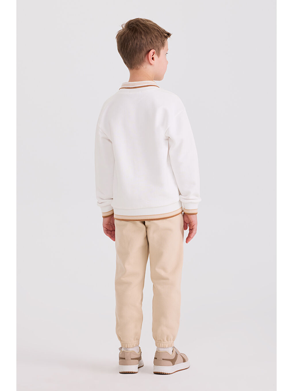 Erkek Çocuk Yaka Detaylı Beyaz Sweatshirt-6