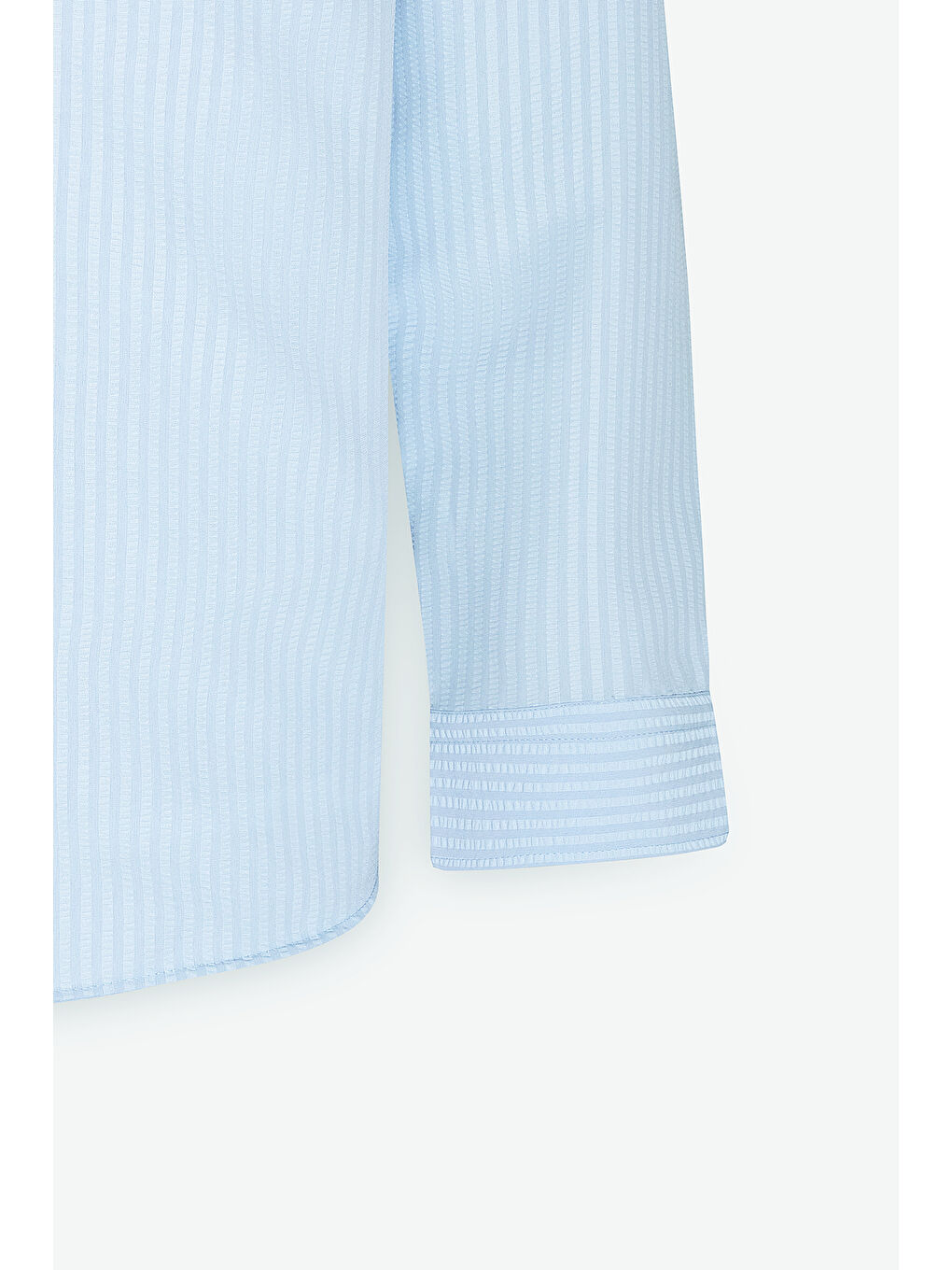 Erkek Açık Mavi Slim Fit Dar Kesim Gofre Desenli Düğmeli Yaka Hafif Kumaş Gömlek-8