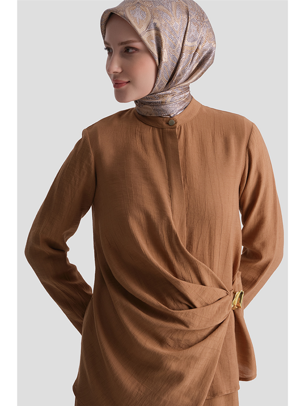 Kahverengi Aksesuar Detaylı Takım Camel-3