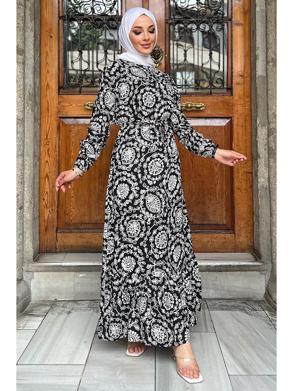 Siyah Bel Kuşaklı Fırfırlı Desenli Tesettür Viskon Elbise
