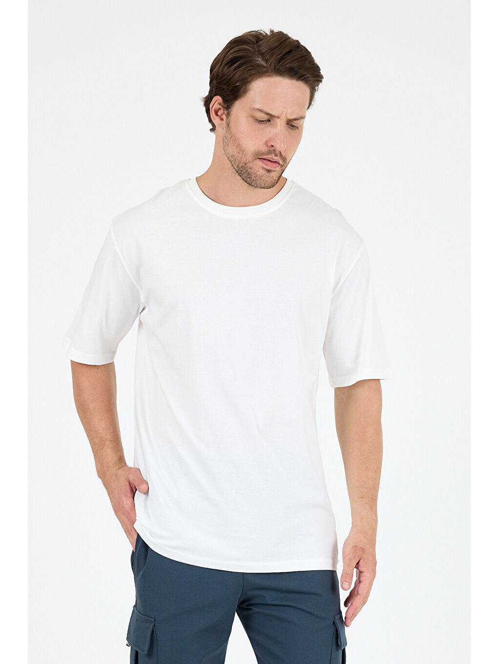 Beyaz Bisiklet Yaka Penye Erkek Tişört-1