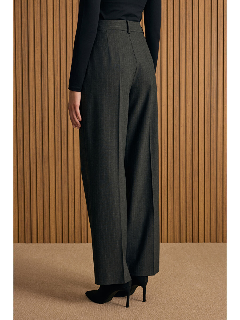 Antrasit Çizgili Pileli Pantolon-3