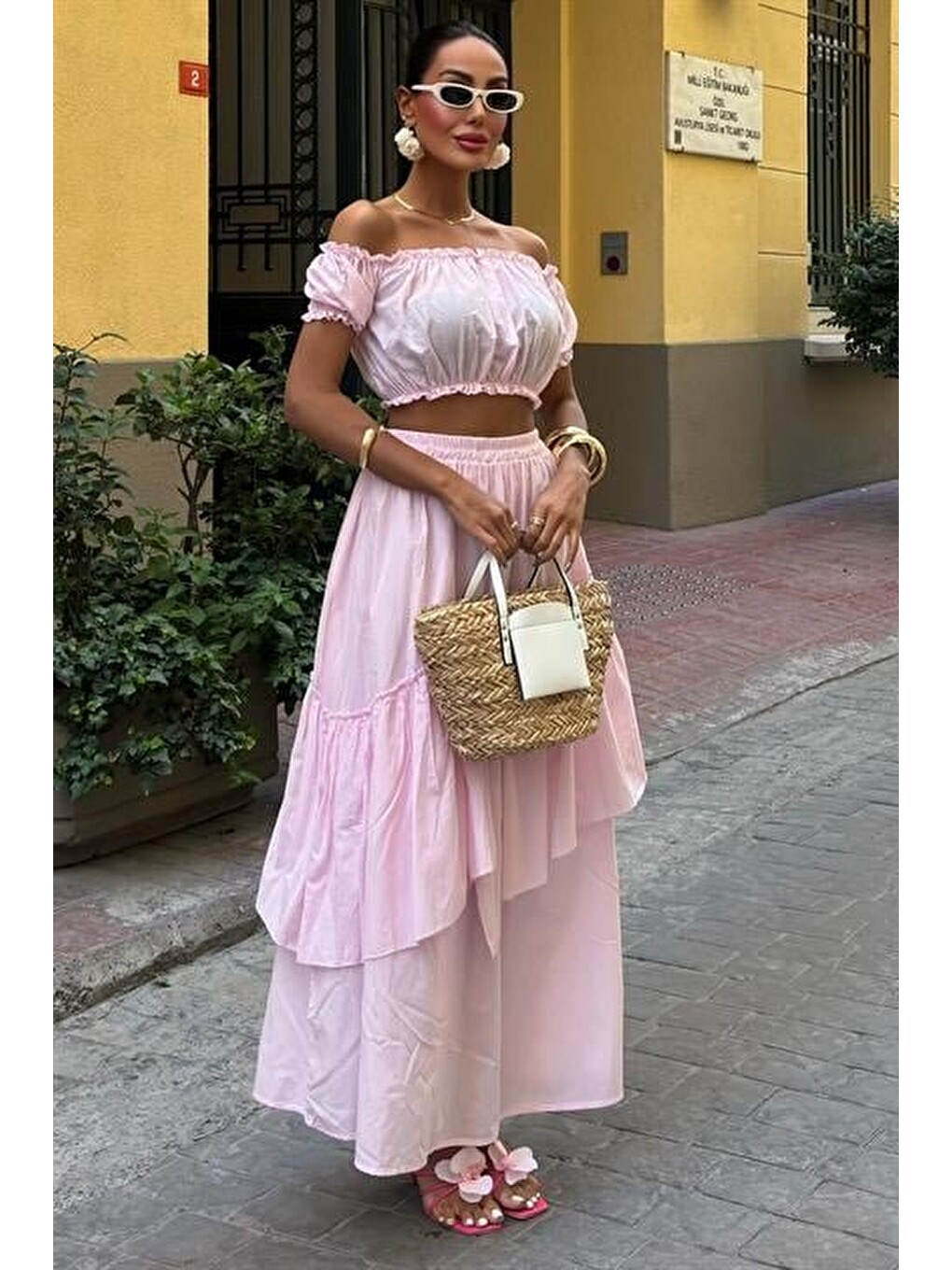 Pembe Büzgülü Crop Kat Detaylı Fırfır Etekli Takım 10196