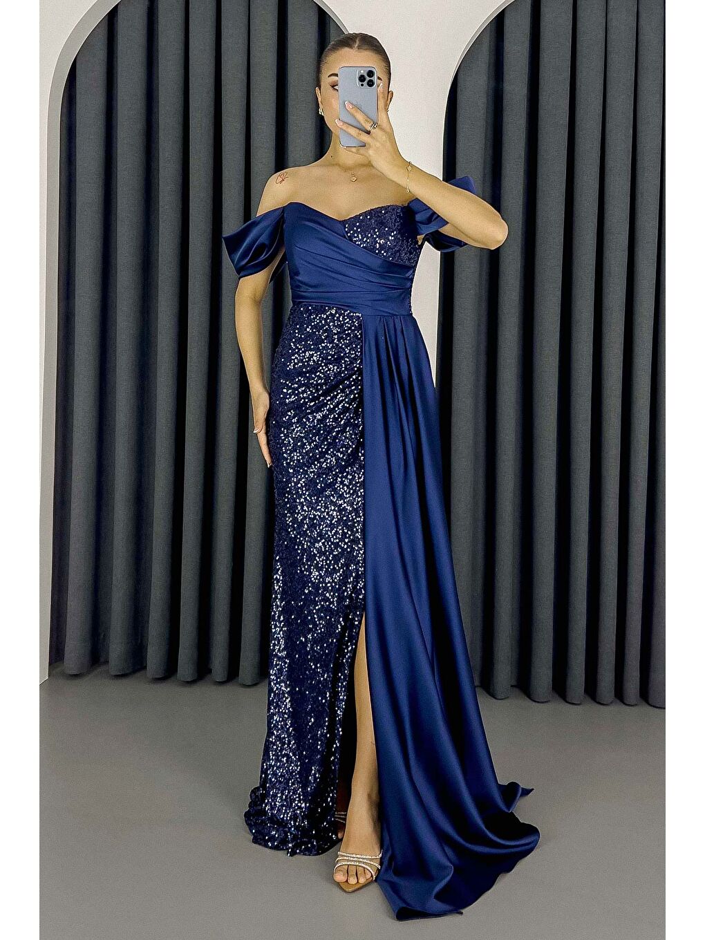 Kadın Lacivert Payetli Kuyruklu Uzun Abiye Elbise