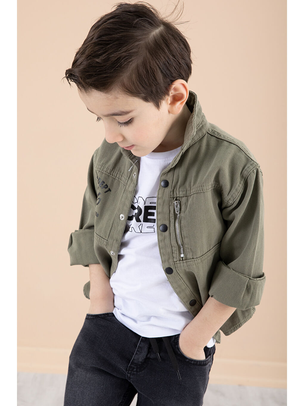 Erkek Çocuk Haki Fermuar Cepli Yazı Baskılı Tişörtlü Ceket 20092-2