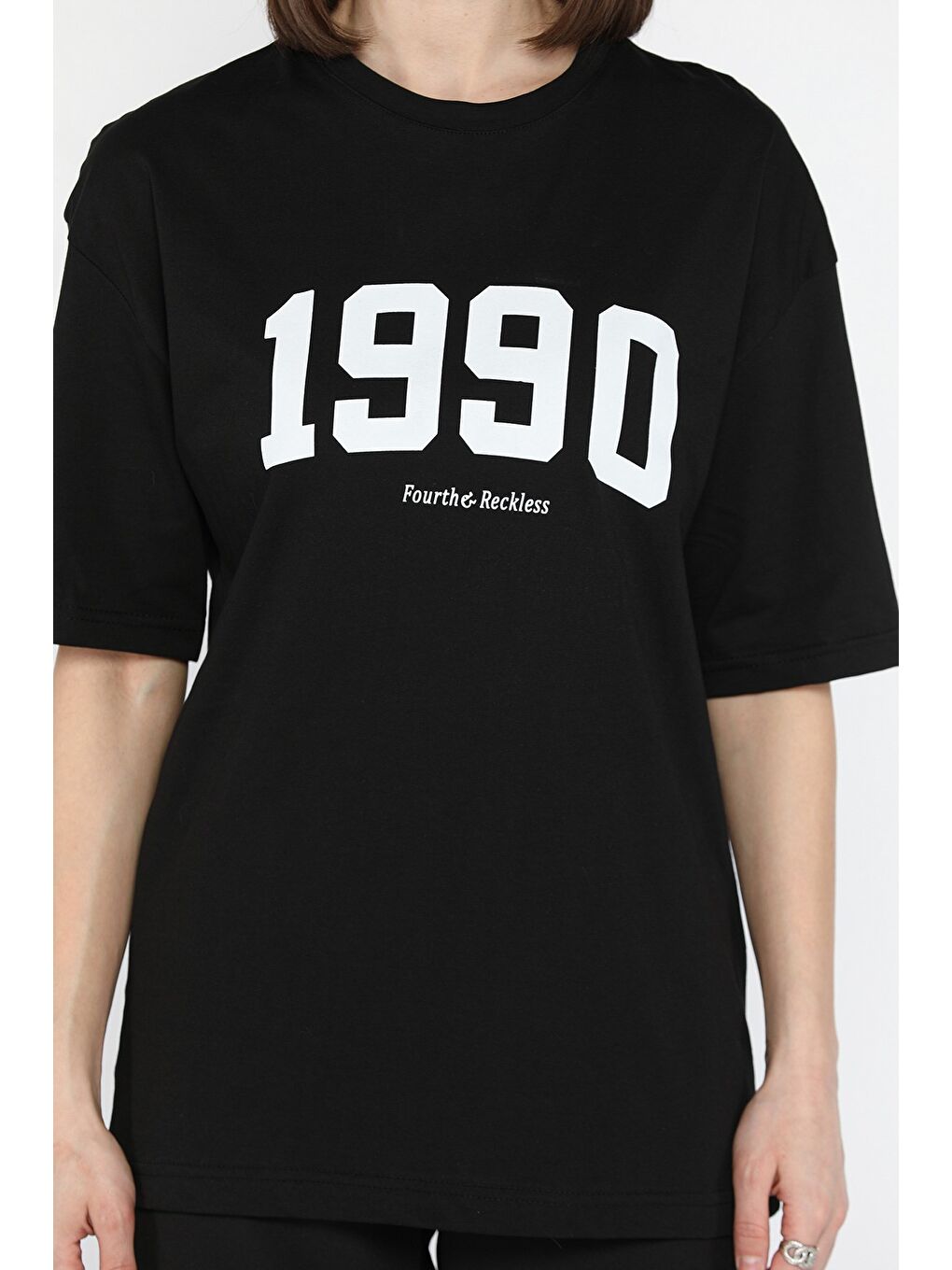Siyah Kadın Ön Baskılı Oversize Bisiklet Yaka Tişört-3