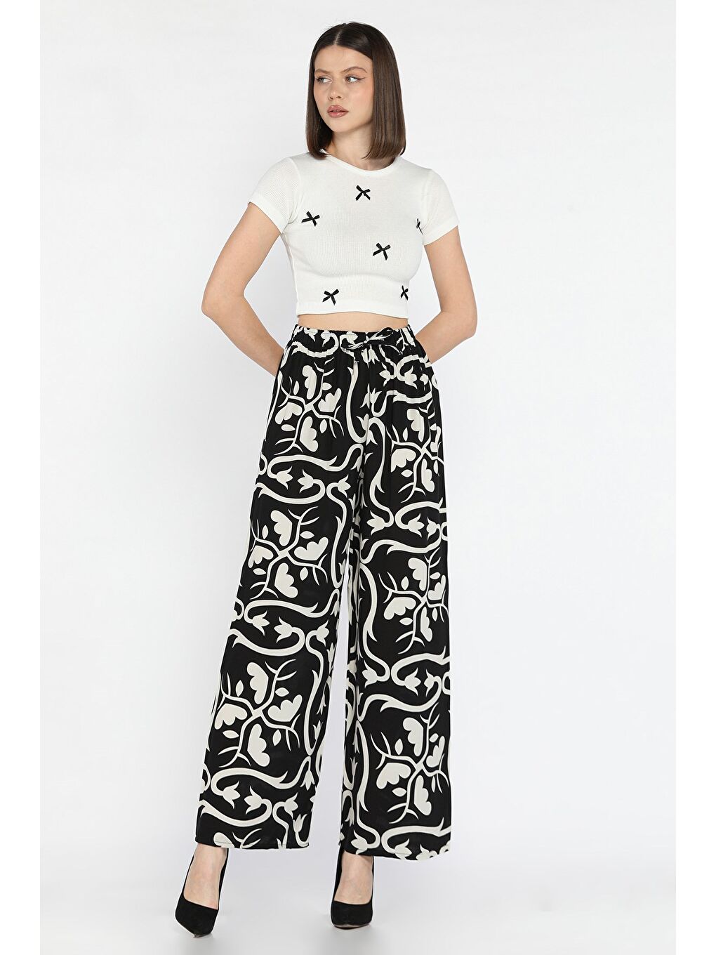 Siyah Kadın Bol Paça Viskon Yürüyüş Pantolonu