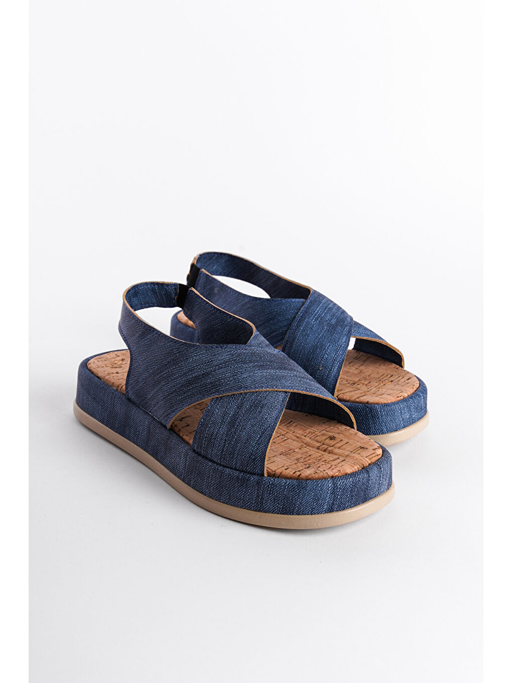 Mavi Dolgu Topuklu Çapraz Bantlı Kadın Sandalet