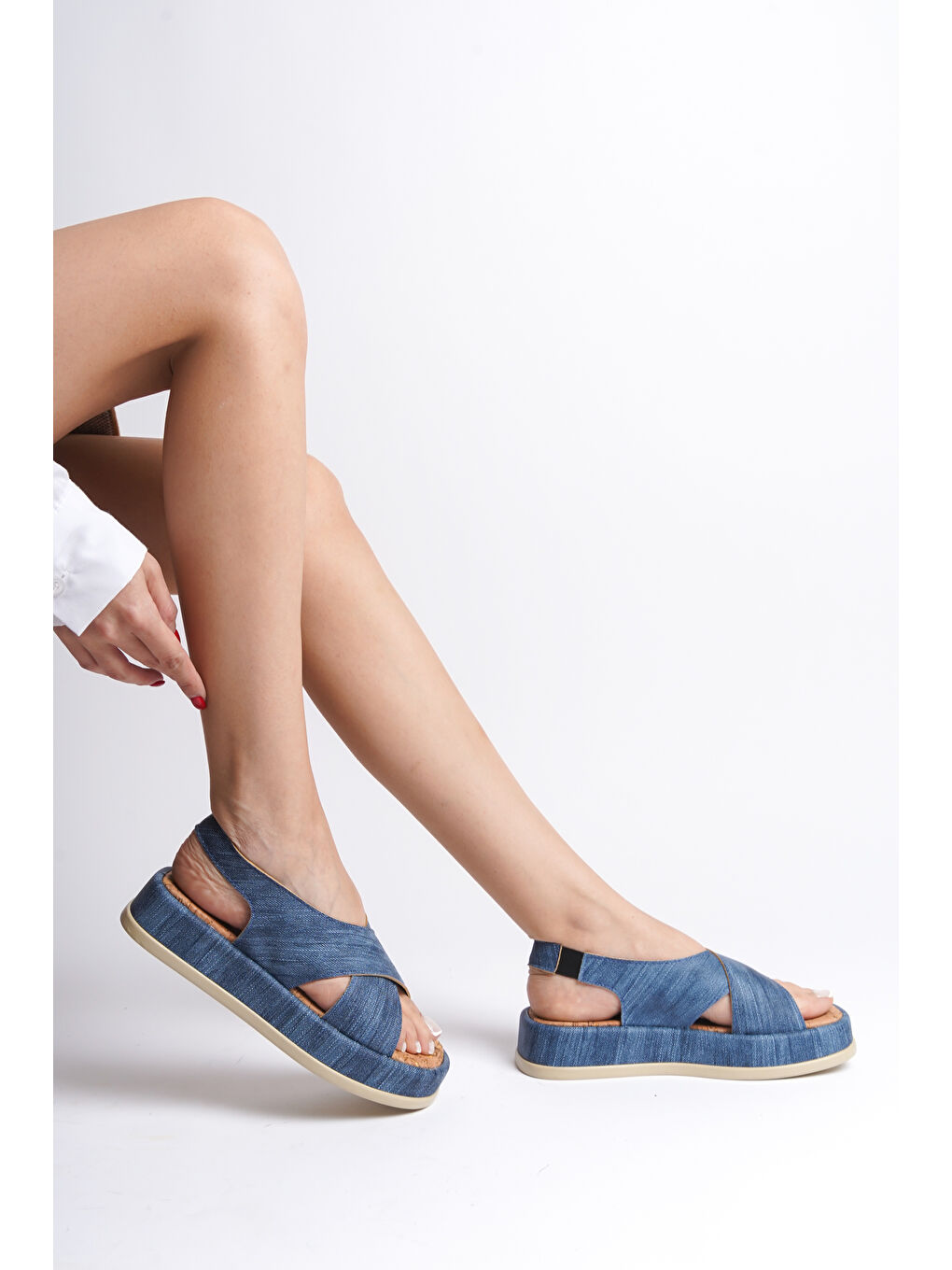 Mavi Dolgu Topuklu Çapraz Bantlı Kadın Sandalet-5