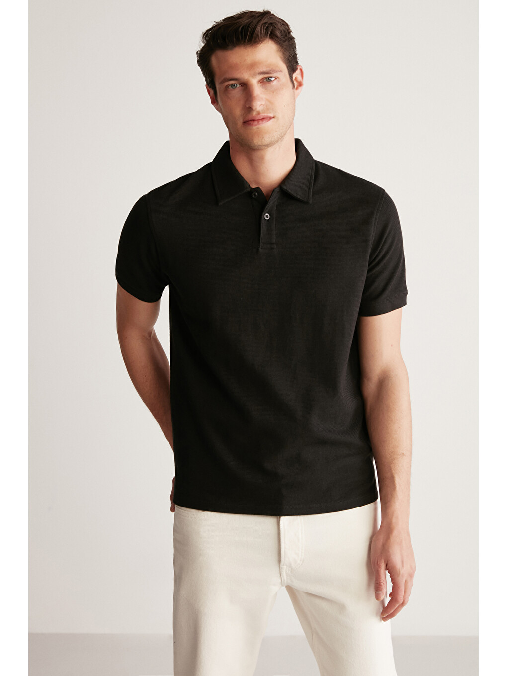 Erkek Dokulu Kumaşlı Slim Fit Siyah Polo Yaka Tişört