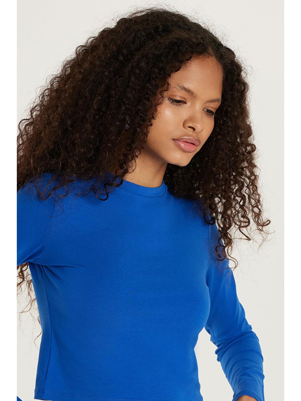 Kadın Slim Fit Pamuklu Düz Bisiklet Yaka Mavi Bluz-1