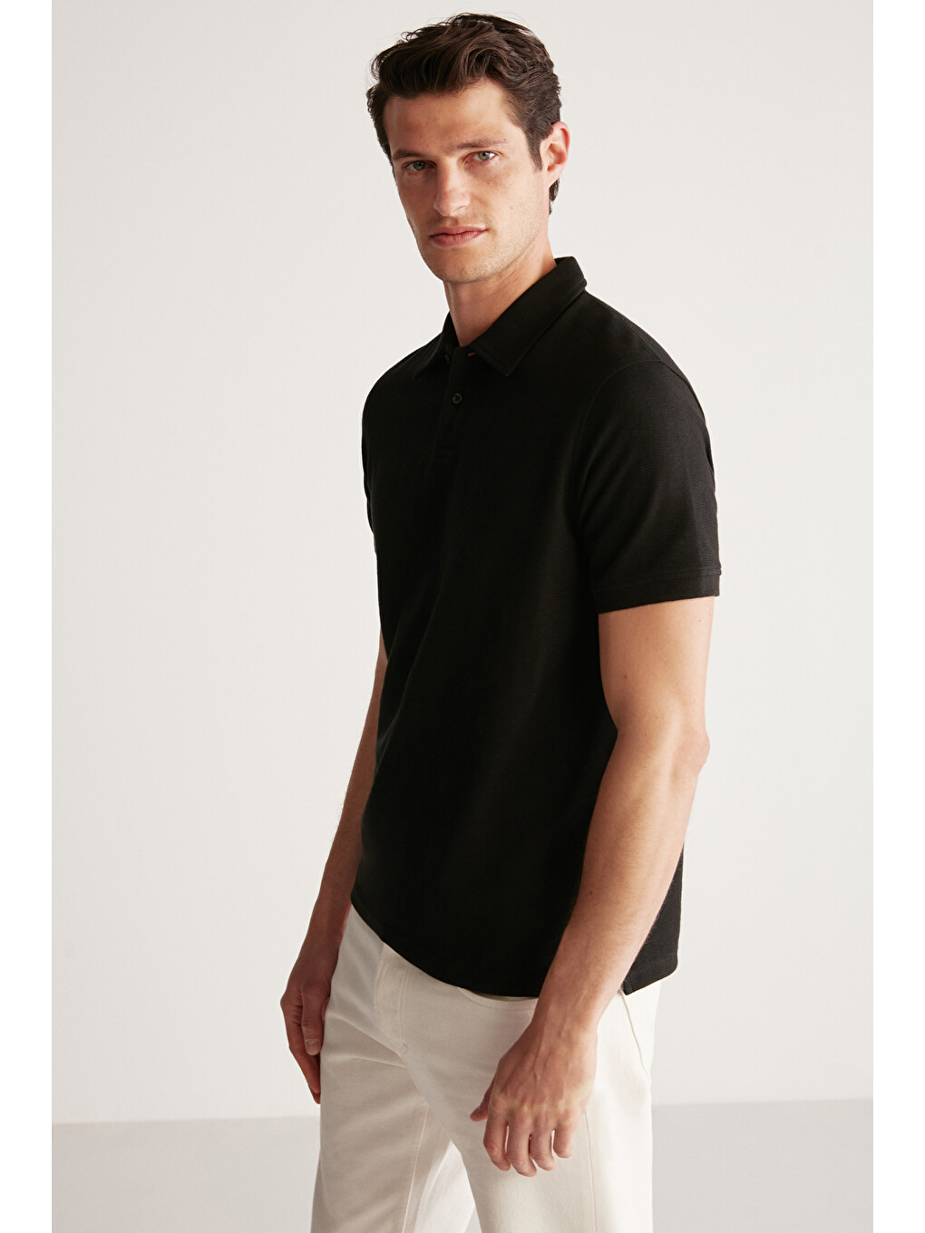 Erkek Dokulu Kumaşlı Slim Fit Siyah Polo Yaka Tişört-2