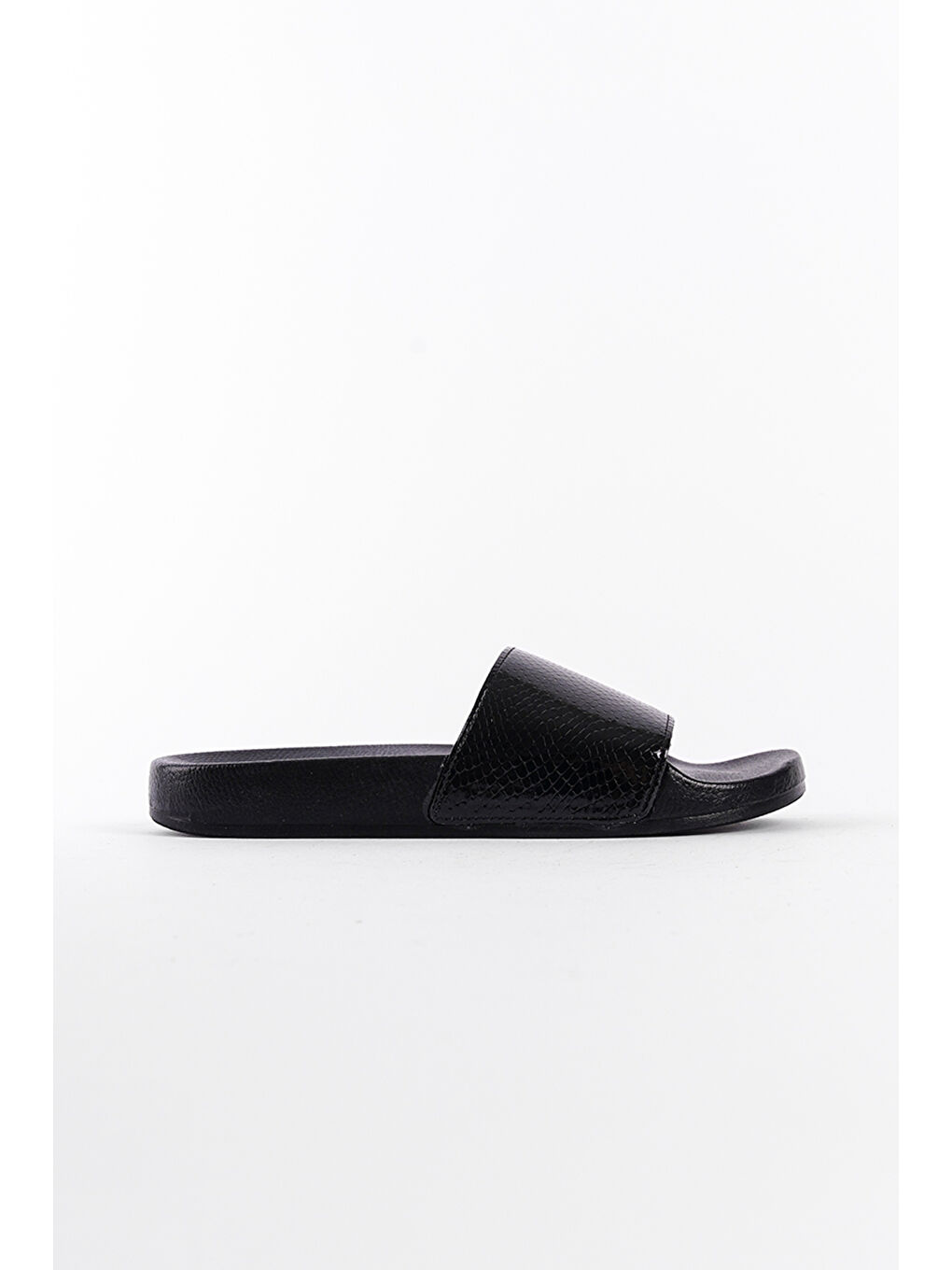 Siyah Kadın Terlik-1