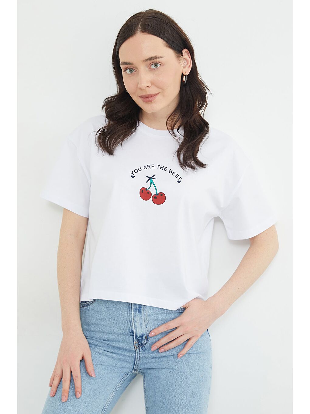 Beyaz Kiraz Baskılı Bisiklet Yaka Salaş Tişört