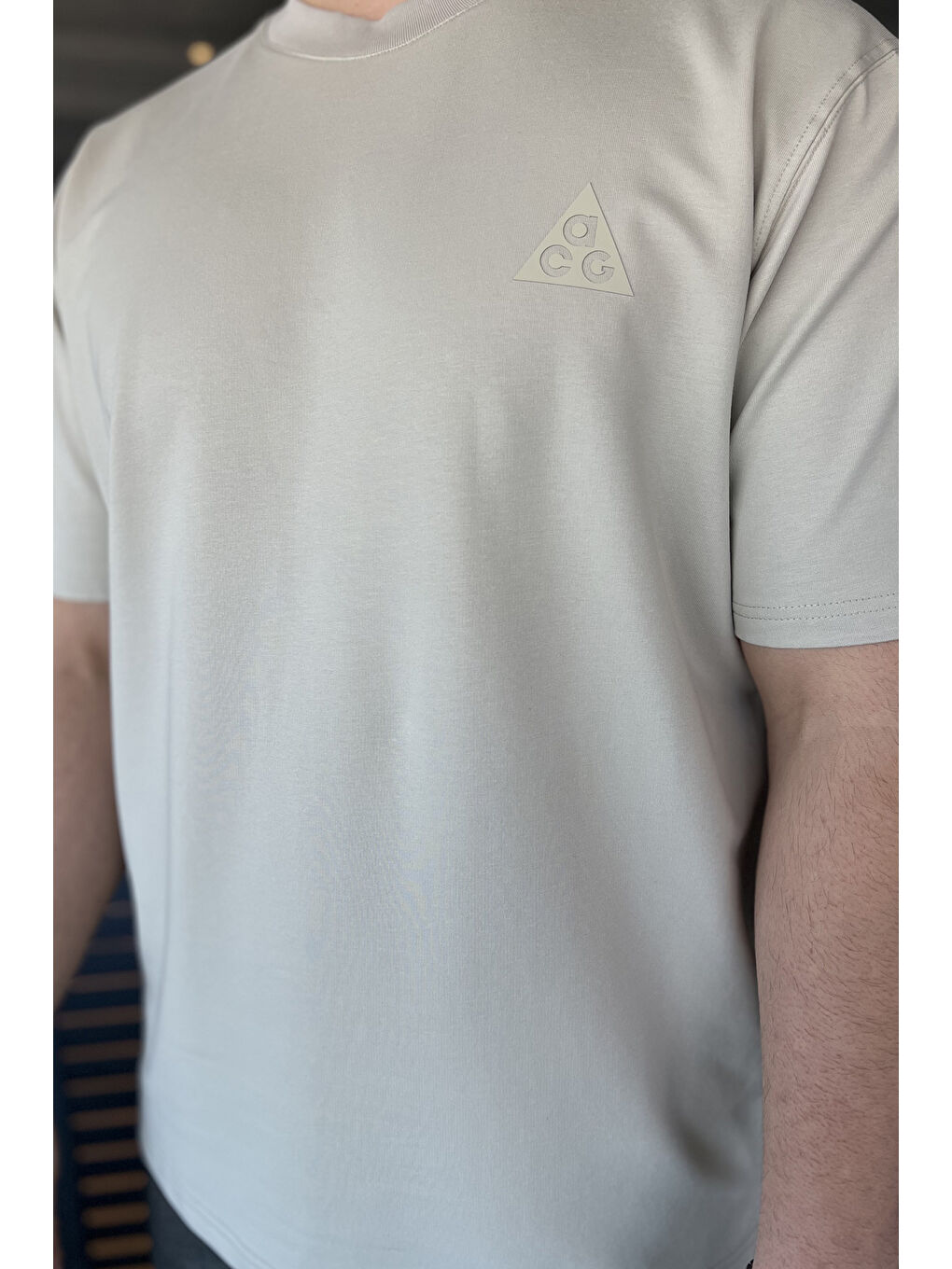 Bej Erkek Bisiklet Yaka Baskılı Tişört-3