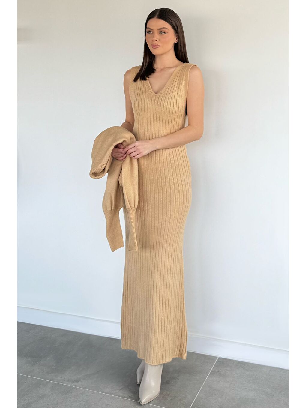 Bej Kadın Yarım Balıkçı Yaka Nakışlı Triko Bluz Elbise İkili Takım-2