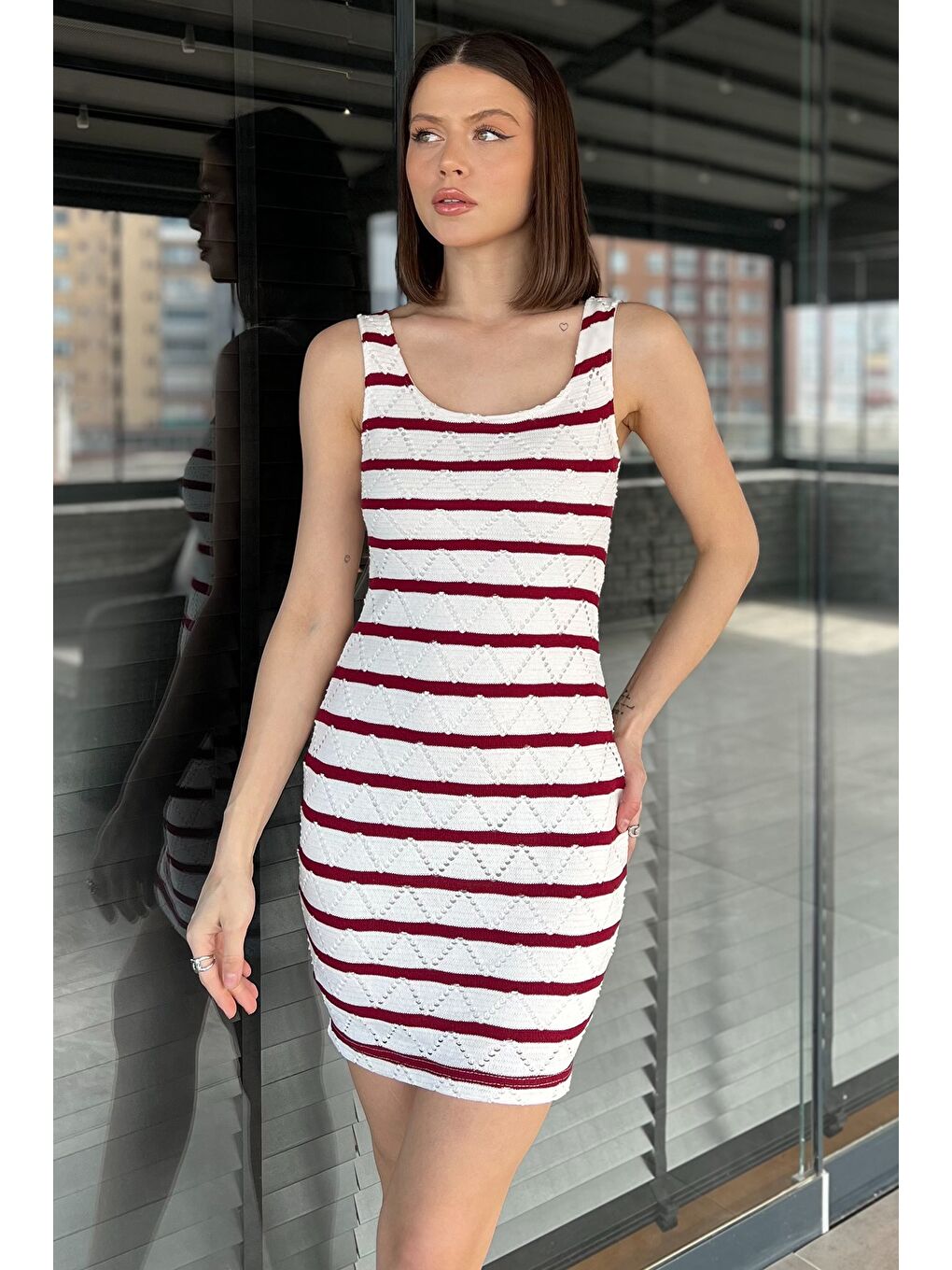 Beyaz Kadın Şerit Desenli Astarlı Elbise