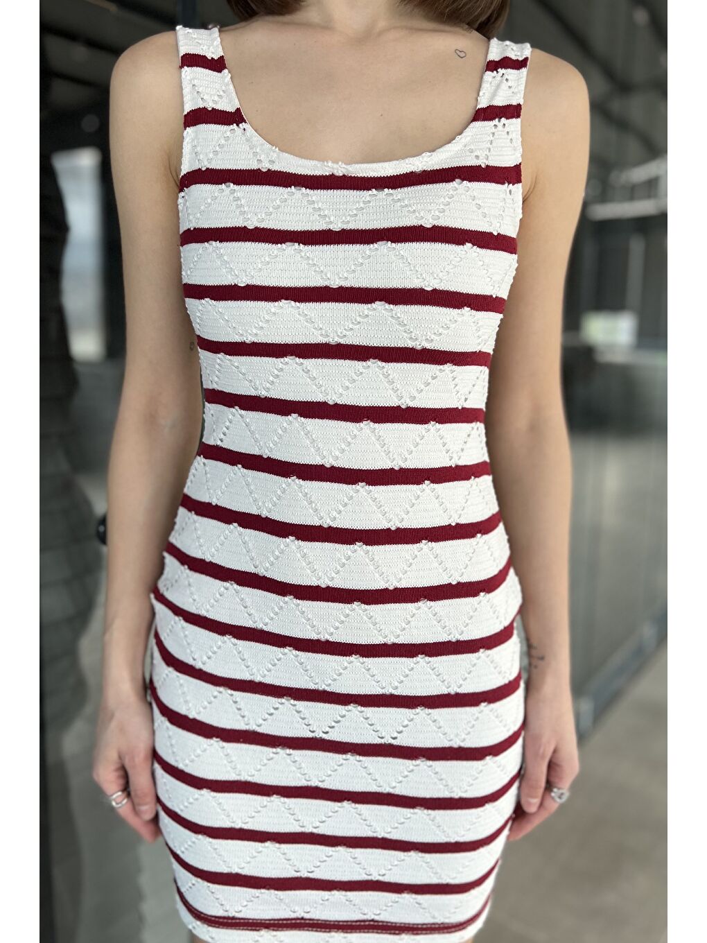 Beyaz Kadın Şerit Desenli Astarlı Elbise-3