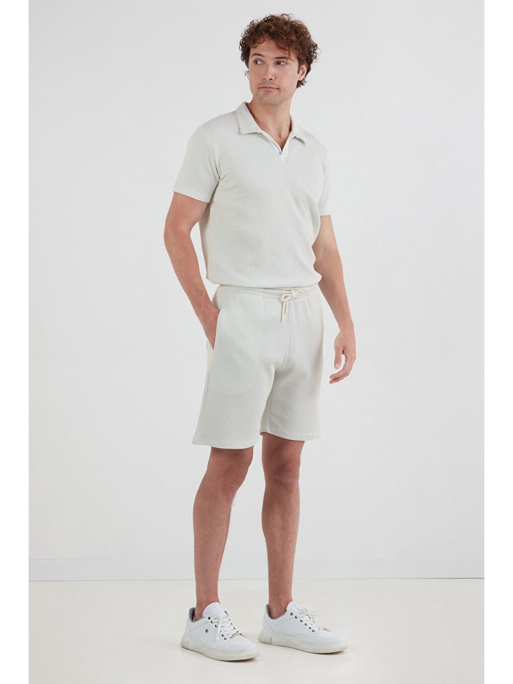 Mavi Beli Bağlamalı Gofre Kumaş Şort