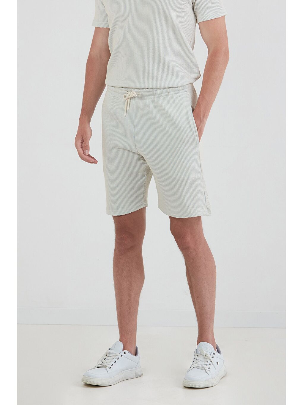 Mavi Beli Bağlamalı Gofre Kumaş Şort-1