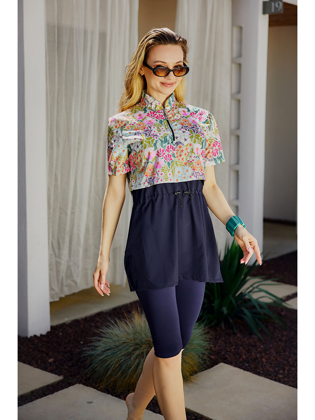 Önü Kapaklı Kısa Kollu Yarı Kapalı Tesettür Mayo Lacivert R5300 Patara-1