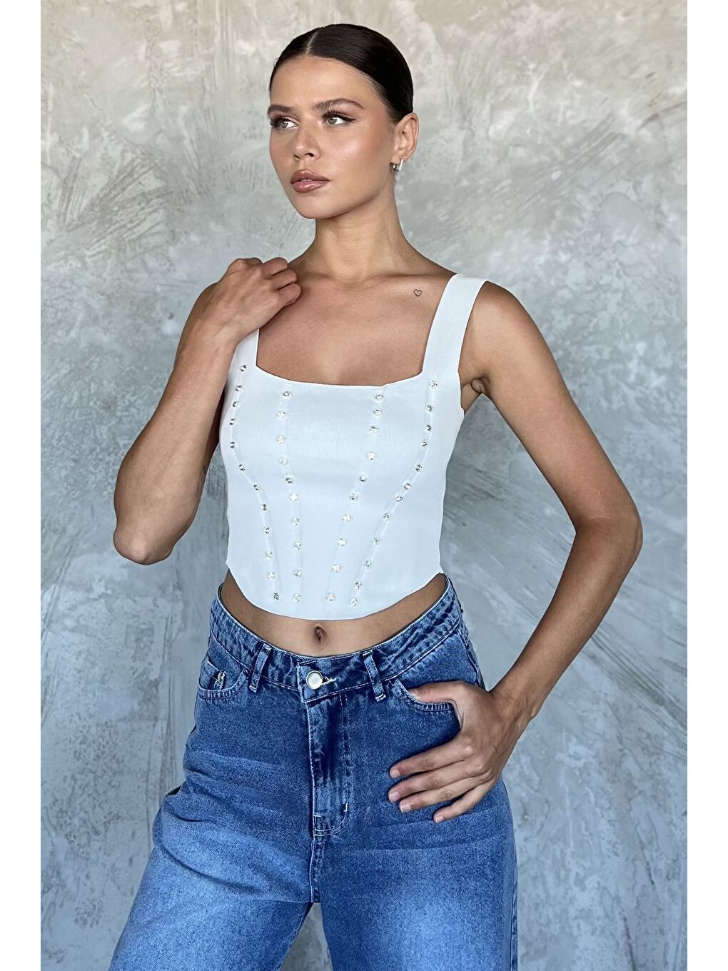 Beyaz Kadın Kare Yaka Mevsimlik Crop Triko Bluz