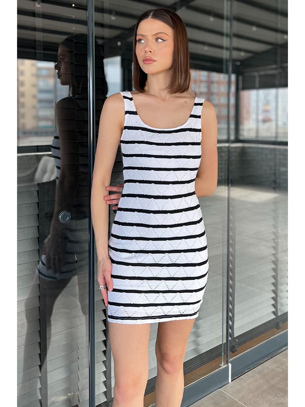 Beyaz Kadın Şerit Desenli Astarlı Elbise-1