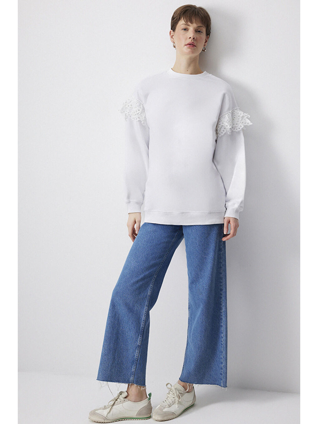 Ekru Güpür Detalı Sweatshırt-1