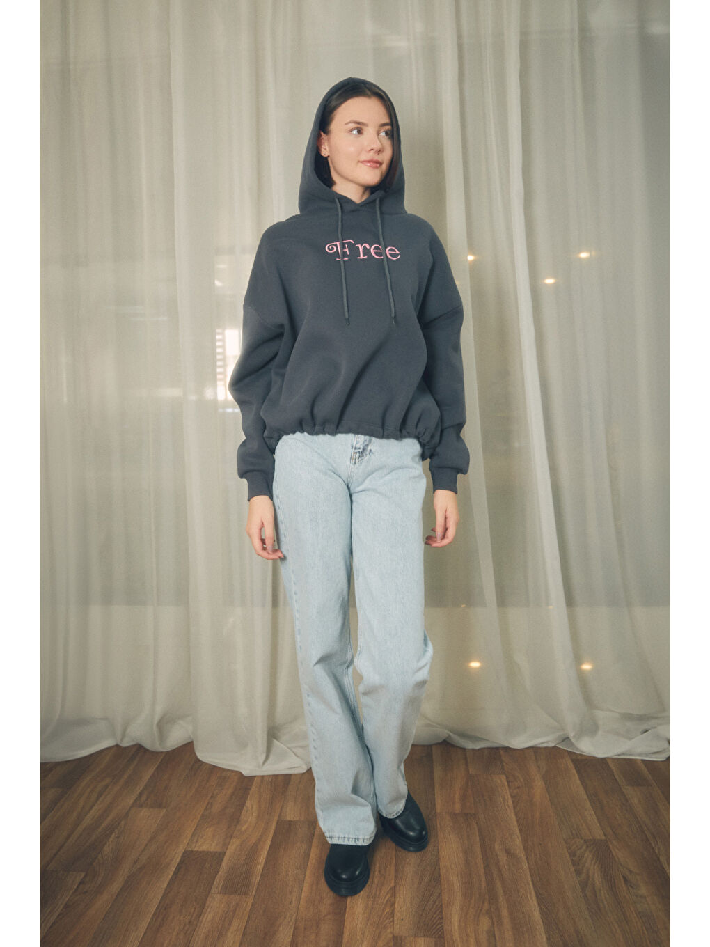 Gri Free Nakışlı Beli Lastikli Kapüşonlu Sweatshirt-1