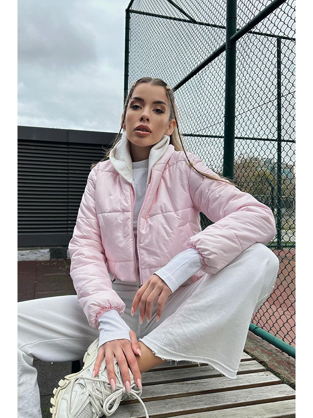Pembe Dik Yaka Çift Cepli Beli Lastikli Şişme Puffer Mont