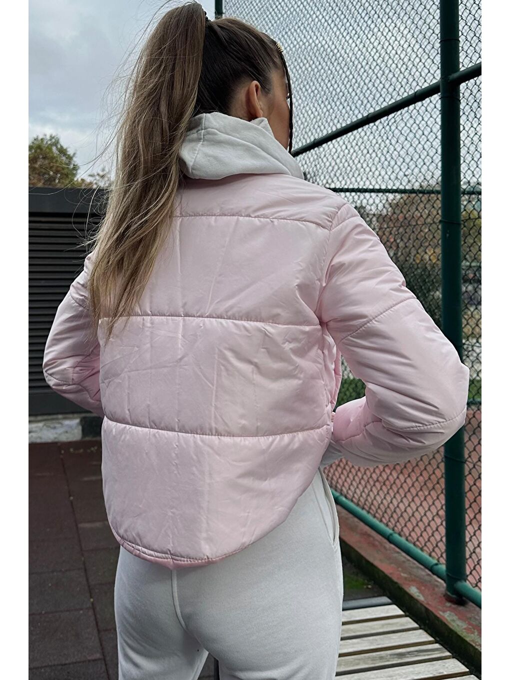 Pembe Dik Yaka Çift Cepli Beli Lastikli Şişme Puffer Mont-1