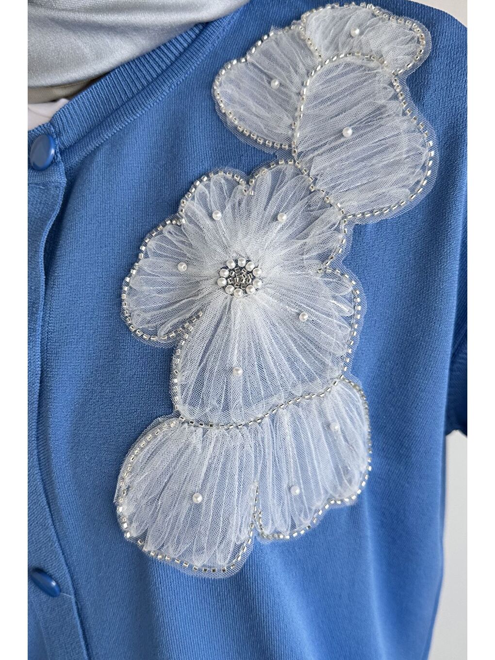 Mavi Çiçek Figürlü Ön Düğmeli Tesettür Triko Hırka (s-m-l-xl Beden Uyumludur.)-7