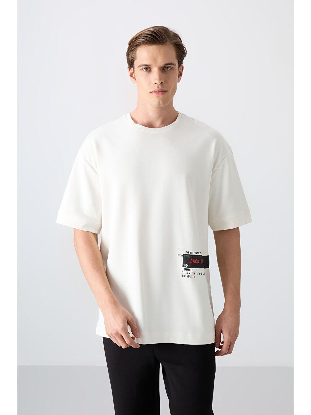 TOMMYLIFE Ekru Pamuklu Kalın Yumuşak Dokulu Oversize Fit Baskılı Erkek T-Shirt - 88322