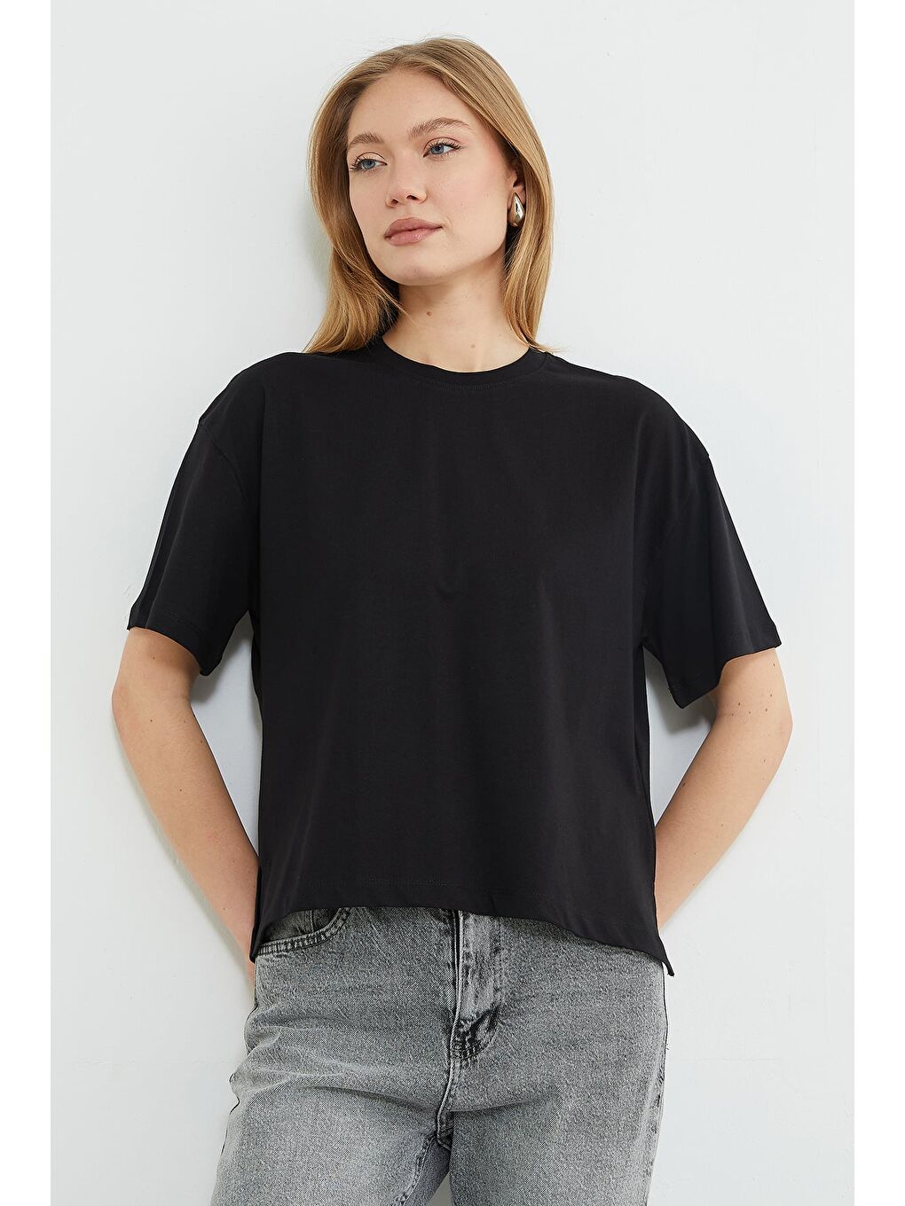 Siyah Basic Bisiklet Yaka Crop Tişört-1