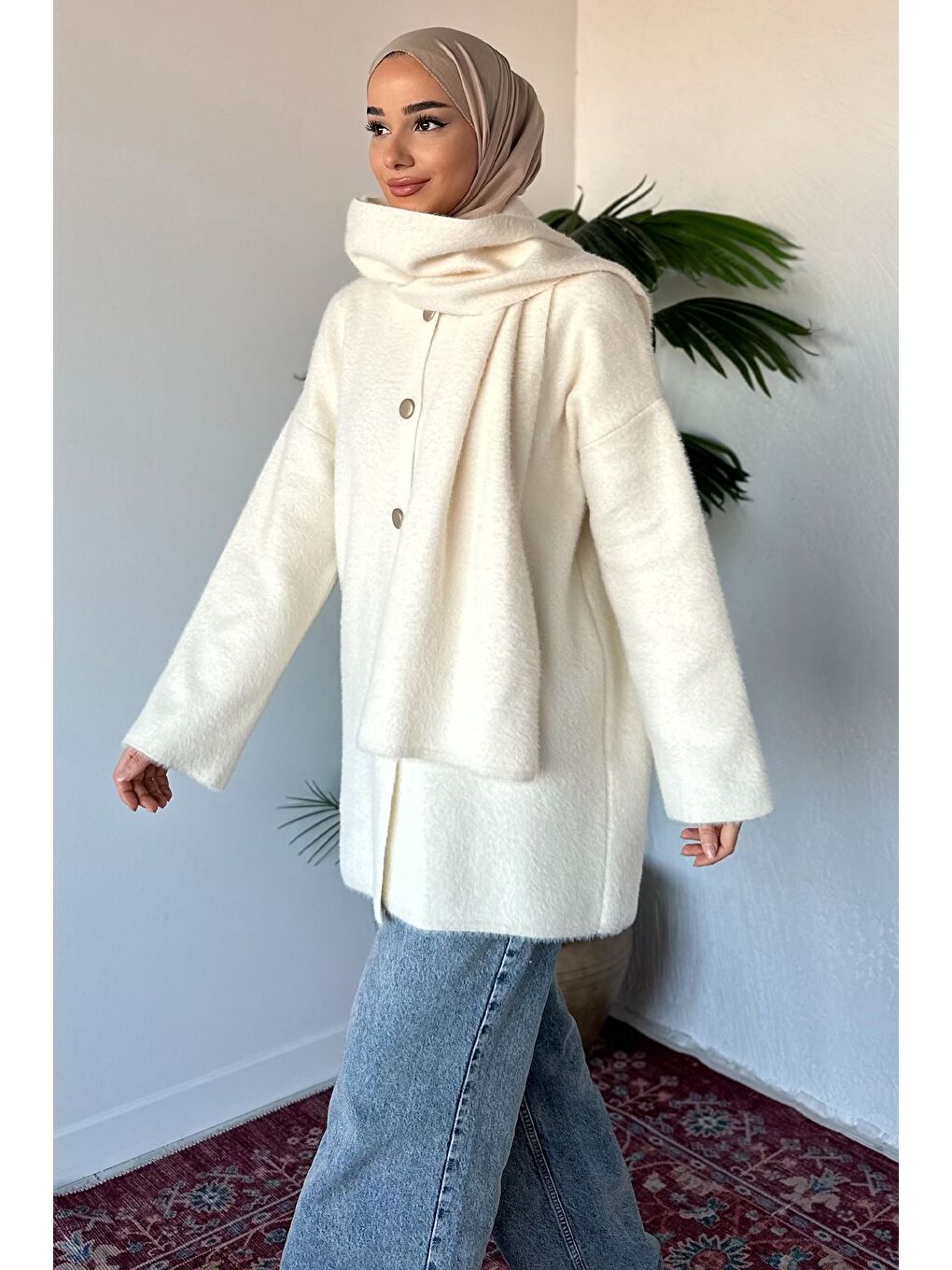 Ekru Gülseli Atkılı Tesettür Triko Hırka