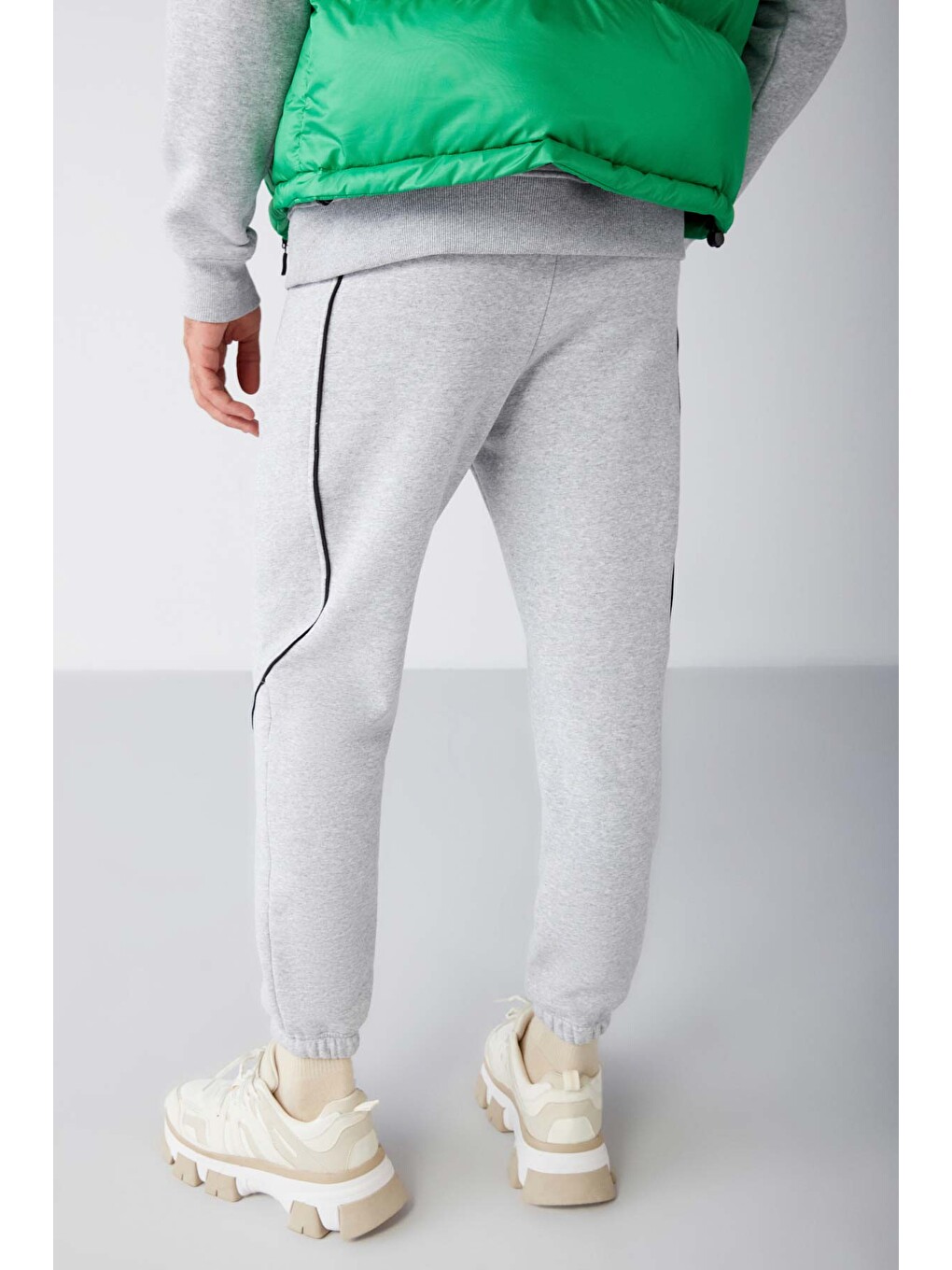 Erkek Regular Fit Dekoratif Şeritli Paçası Lastikli Gri Melanj Eşofman Altı-4