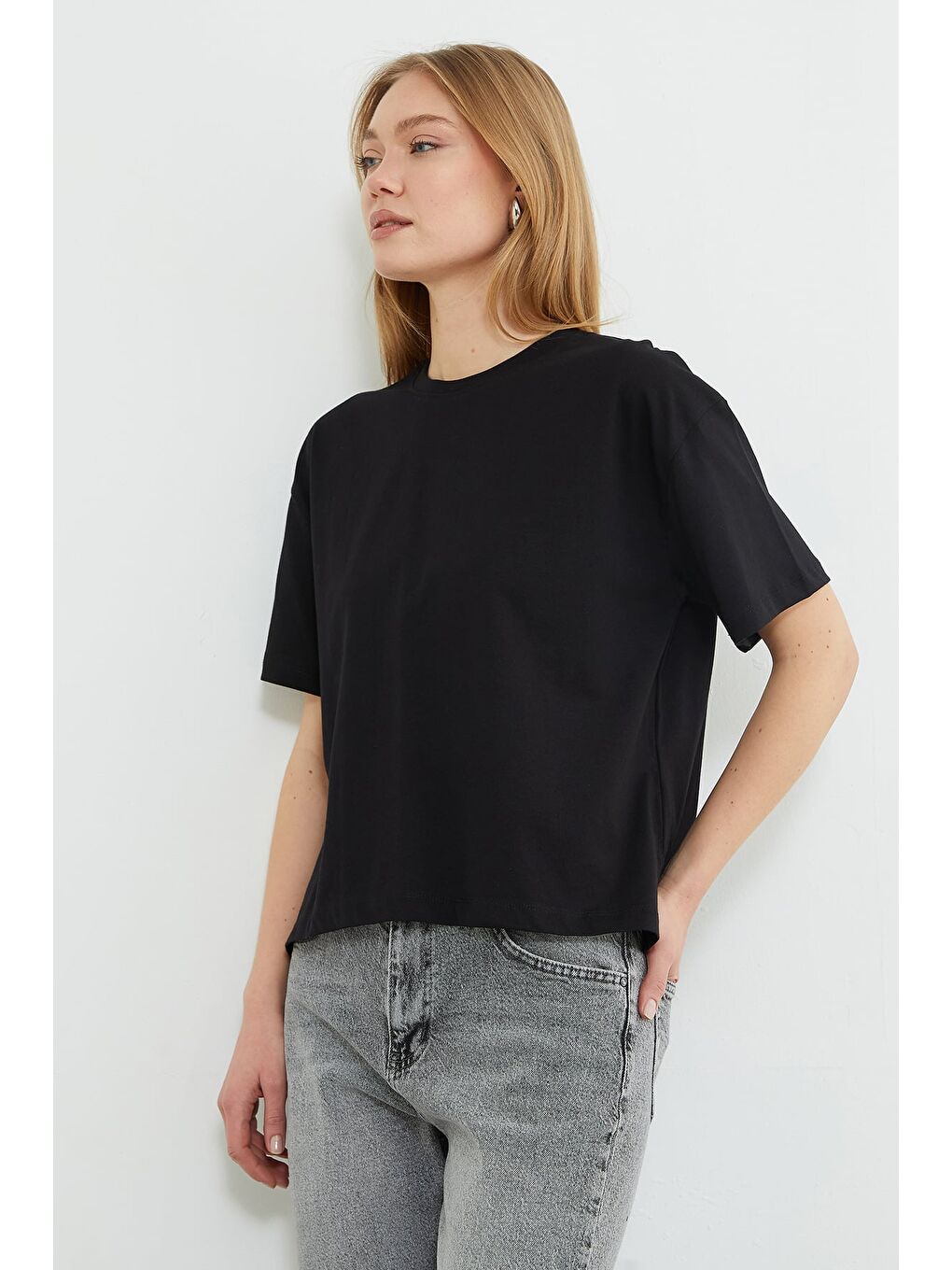 Siyah Basic Bisiklet Yaka Crop Tişört-3