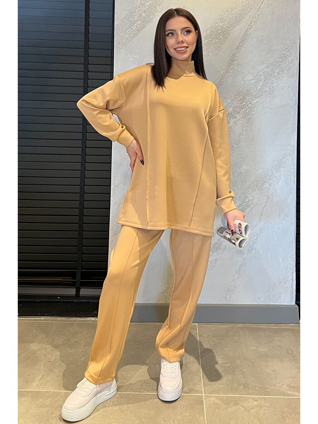 Bej Kadın Yarım Balıkçı Yaka Tunik Pantolon İkili Takım-1
