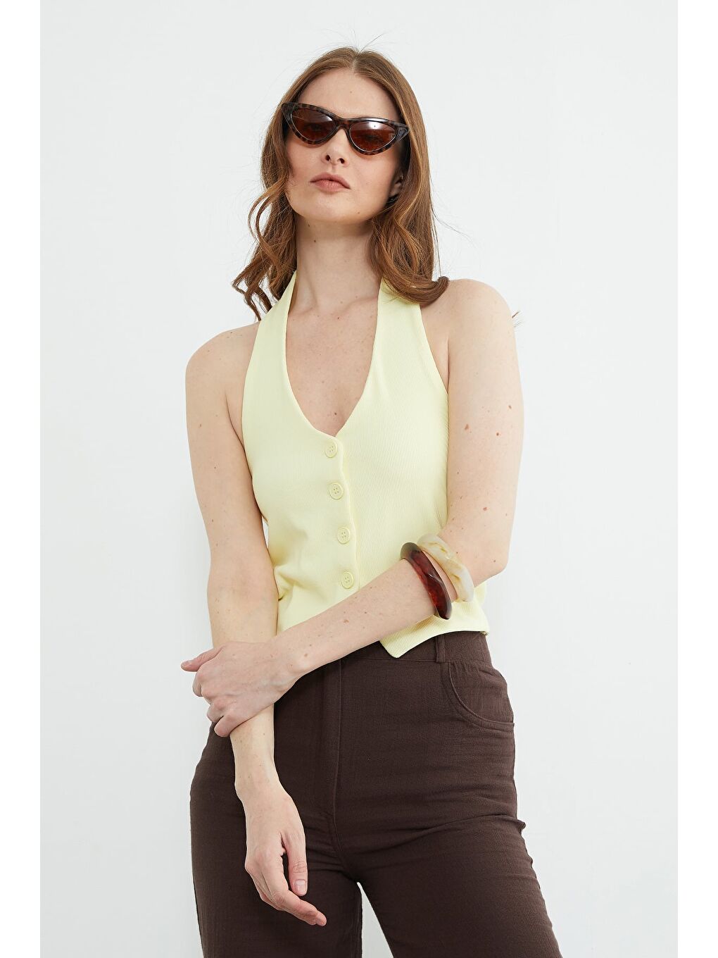 Sarı Boyundan Geçmeli Düğmeli Yelek-4