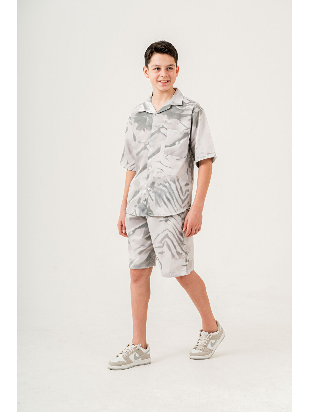 Gri Erkek Çocuk 2'li Takım (Gömlek+Bermuda Pantolon) P1057-3