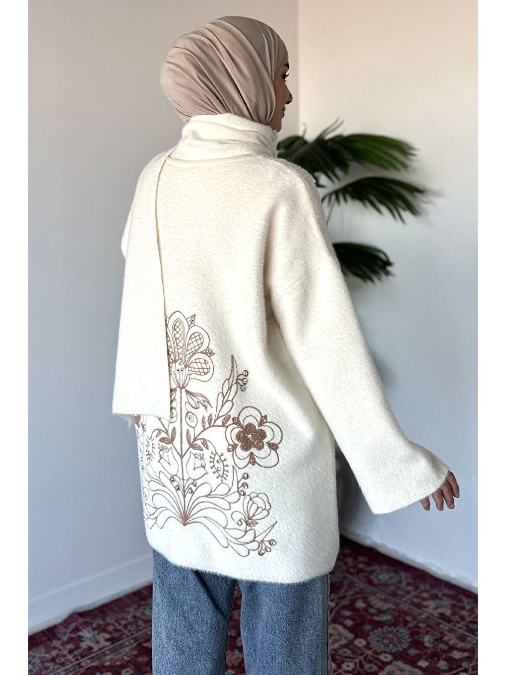 Ekru Gülseli Atkılı Tesettür Triko Hırka-7