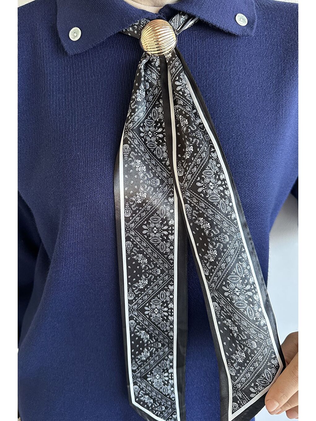 Lacivert Gülseli Polo Yaka Fular Aksesuarlı Tesettür Triko Tunik-8