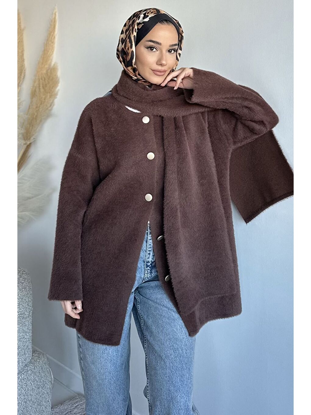 Kahverengi Gülseli Atkılı Tesettür Triko Hırka-2