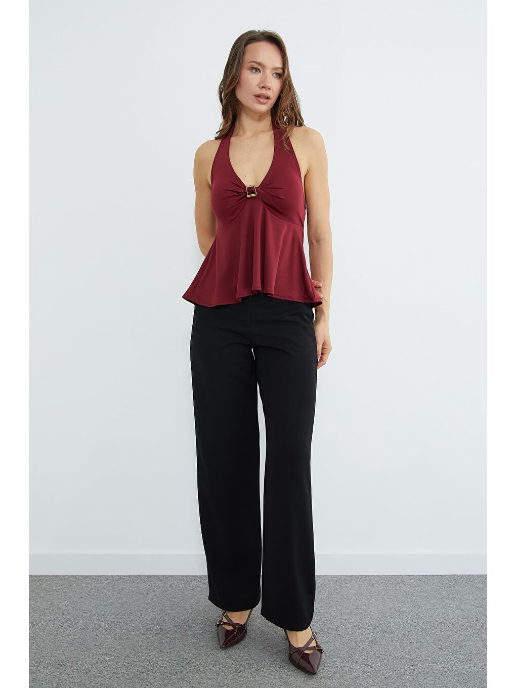 Bordo Toka Aksesuarlı Boyundan Geçirmeli Kaplı Bluz-3