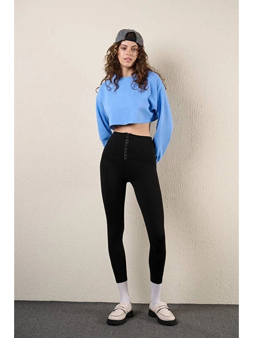 Kadın Mavi Basic Bisiklet Yaka Uzun Kollu Crop Sweatshirt HZL24W-ZK11351-3