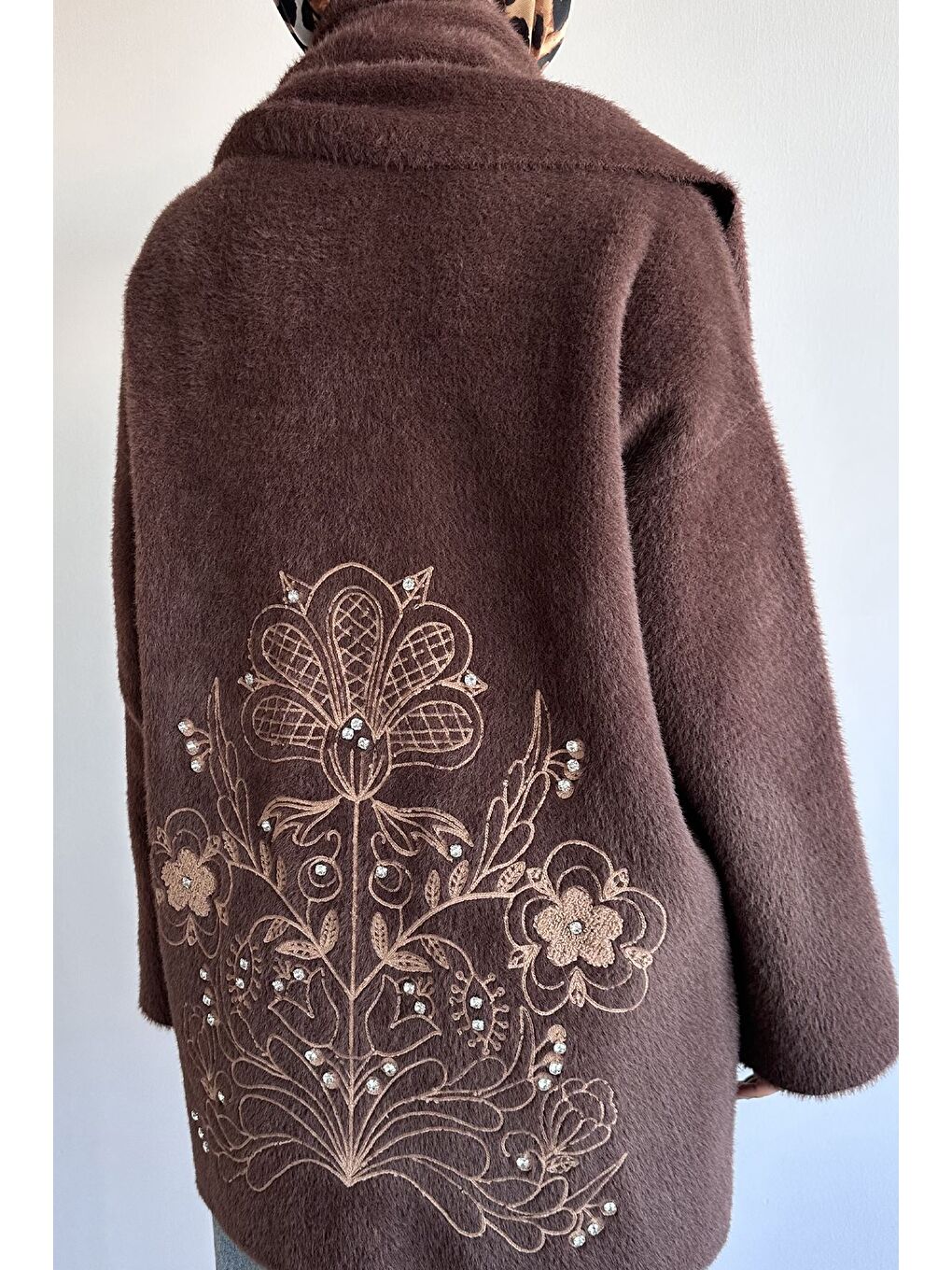 Kahverengi Gülseli Atkılı Tesettür Triko Hırka-9